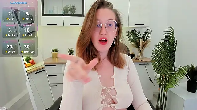 Charmy Gracy online show from April 2026 11:38:01 AM