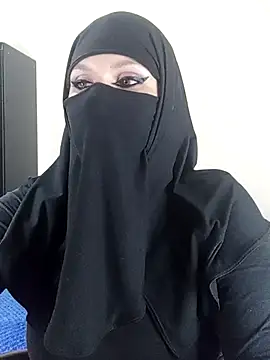 Snapshot of evelyn__salah chatting on July 2026 02:38:01 AM evelyn salah online show from July 2026 02:38:01 AM