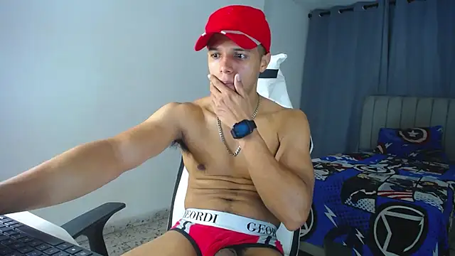 Snapshot of DavidAngell7 chatting on February 2025 04:05:01 AM DavidAngell7 online show from February 2025 04:05:01 AM