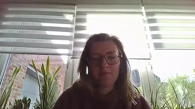LiquidLeonie online show from April 2026 06:18:01 AM