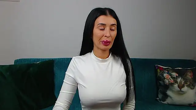 Snapshot of SaraDaisy chatting on October 2025 05:22:02 PM SaraDaisy online show from October 2025 05:22:02 PM