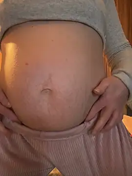 Mini And The Bear online show from February 2026 05:50:01 PM