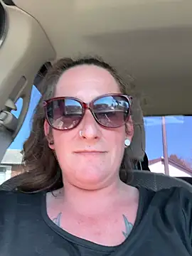 Mini And The Bear online show from May 2026 08:54:02 PM