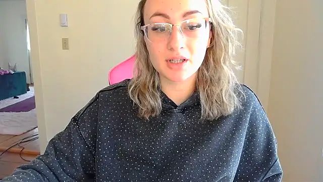 ashleyblaydex online show from April 2026 06:49:01 PM