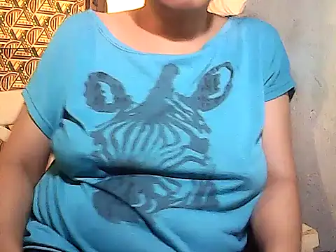 sweetsosie18 online show from December 2025 05:42:02 PM