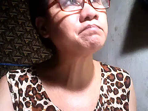 Snapshot of sweetsosie18 chatting on June 2026 03:54:02 PM sweetsosie18 online show from June 2026 03:54:02 PM