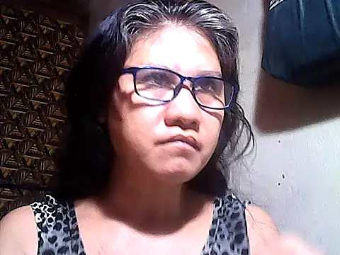 Snapshot of sweetsosie18 chatting on June 2026 11:44:01 AM sweetsosie18 online show from June 2026 11:44:01 AM