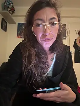 amanilouve online show from November 2025 08:45:01 AM