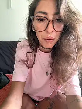 amanilouve online show from March 2026 01:58:01 PM