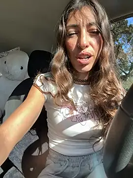 amanilouve online show from April 2026 02:26:01 PM