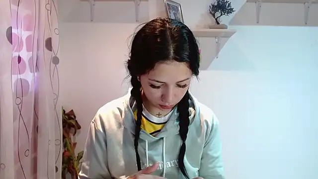 MadisonCambel online show from December 2024 02:00:01 PM