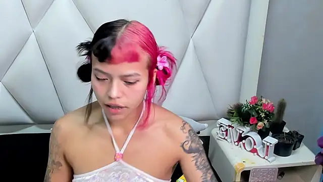 katalina garcia online show from November 2025 11:04:02 PM