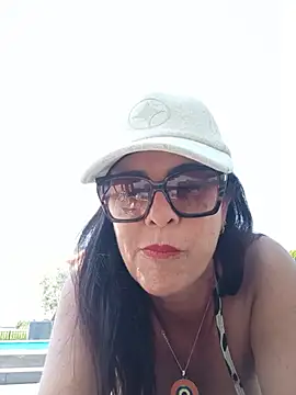 Linda1975 online show from June 2026 12:58:01 PM