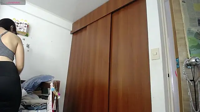 Moon lunita online show from September 2025 03:28:02 PM