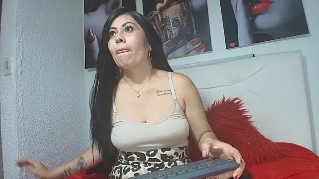 Tania mature online show from July 2026 05:48:02 PM