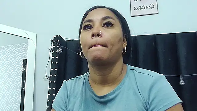 colombiamommy online show from February 2025 12:11:02 PM