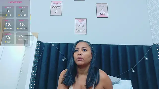 colombiamommy online show from November 2025 12:26:01 PM