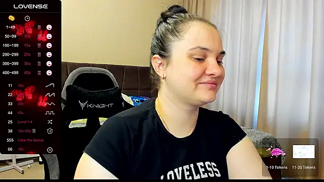 Snapshot of AlanaBrox chatting on September 2025 01:00:01 PM AlanaBrox online show from September 2025 01:00:01 PM