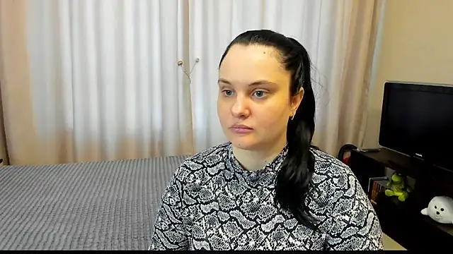 Snapshot of AlanaBrox chatting on May 2026 02:46:01 PM AlanaBrox online show from May 2026 02:46:01 PM