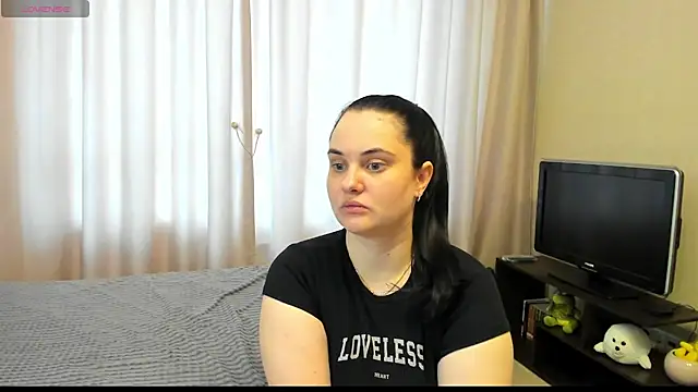 Snapshot of AlanaBrox chatting on May 2026 08:19:02 AM AlanaBrox online show from May 2026 08:19:02 AM