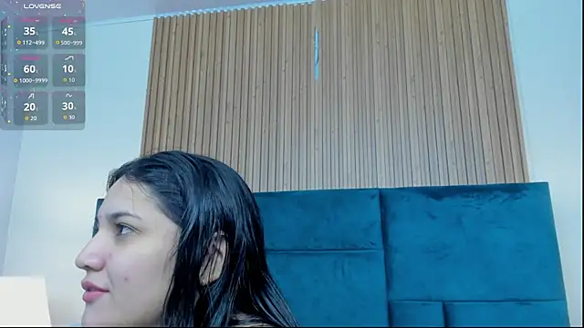 Snapshot of Kareena_chopra chatting on June 2026 12:31:01 PM Kareena chopra online show from June 2026 12:31:01 PM