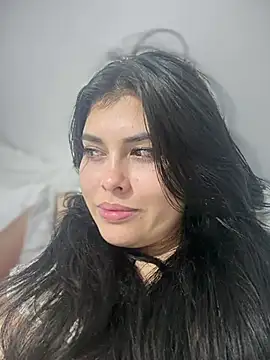 Alyaa s online show from April 2026 07:50:02 AM