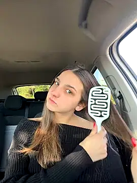 Snapshot of DoriDeluxe66 chatting on November 2025 09:42:02 AM DoriDeluxe66 online show from November 2025 09:42:02 AM