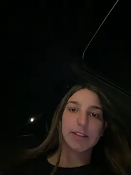 Snapshot of DoriDeluxe66 chatting on December 2025 10:48:01 PM DoriDeluxe66 online show from December 2025 10:48:01 PM