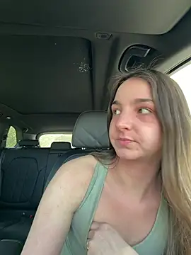 Snapshot of DoriDeluxe66 chatting on February 2026 09:52:01 AM DoriDeluxe66 online show from February 2026 09:52:01 AM