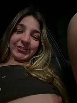 Snapshot of DoriDeluxe66 chatting on February 2026 10:55:01 PM DoriDeluxe66 online show from February 2026 10:55:01 PM