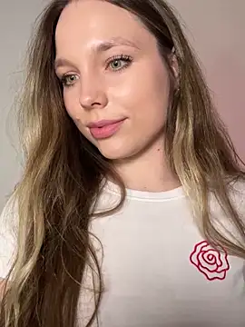 Snapshot of Sara_Browney chatting on February 2025 09:35:02 PM Sara Browney online show from February 2025 09:35:02 PM