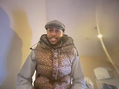 CuzzyB69 online show from March 2025 12:50:02 PM