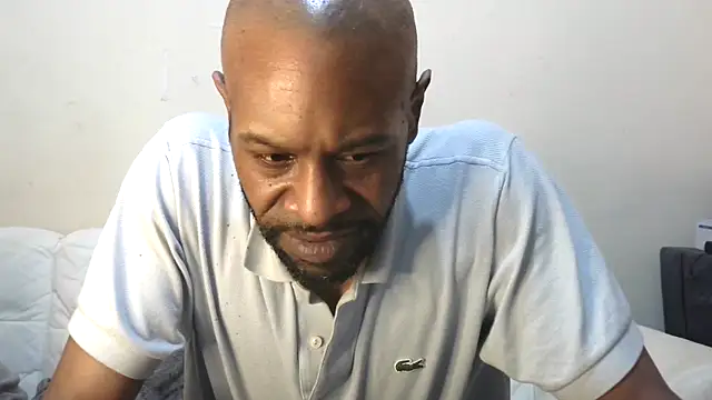 CuzzyB69 online show from March 2026 07:50:01 PM