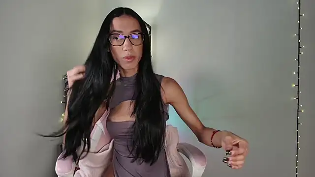 Snapshot of _monamour_ chatting on December 2024 09:13:02 AM monamour online show from December 2024 09:13:02 AM