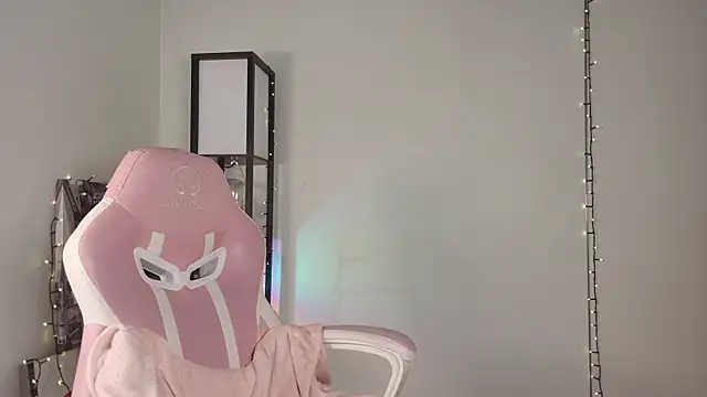 Snapshot of _monamour_ chatting on January 2025 09:42:02 AM monamour online show from January 2025 09:42:02 AM