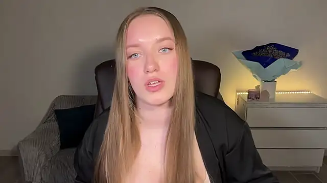EvaMaddison online show from May 2026 08:49:02 PM