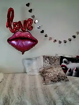 Snapshot of AureliaDoux chatting on February 2025 02:42:01 PM AureliaDoux online show from February 2025 02:42:01 PM