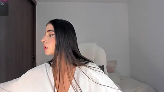 Snapshot of RebeccaBaxter chatting on February 2025 12:27:01 AM RebeccaBaxter online show from February 2025 12:27:01 AM