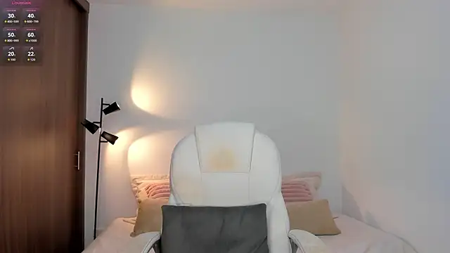 RebeccaBaxter online show from April 2026 12:09:02 AM