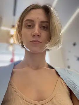 Snapshot of Feral_berry_8133 chatting on January 2025 08:17:01 AM Feral berry 8133 online show from January 2025 08:17:01 AM