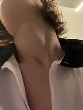 Snapshot of Feral_berry_8133 chatting on February 2025 07:48:02 PM Feral berry 8133 online show from February 2025 07:48:02 PM