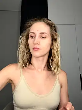 Snapshot of Feral_berry_8133 chatting on September 2025 08:19:01 PM Feral berry 8133 online show from September 2025 08:19:01 PM