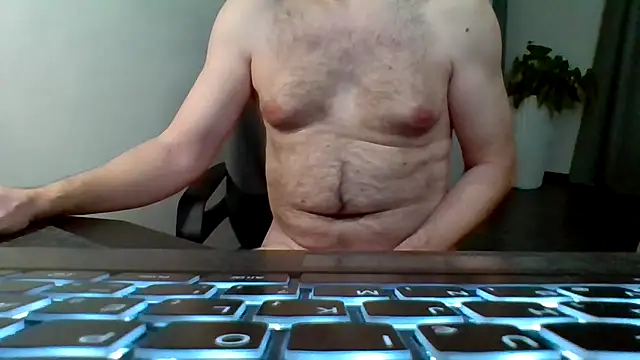 Snapshot of Horney_boy86 chatting on February 2025 10:48:02 PM Horney boy86 online show from February 2025 10:48:02 PM