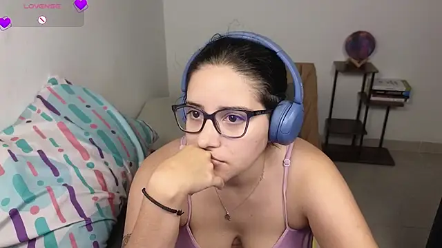 Snapshot of blue__moon_ chatting on February 2026 07:51:01 AM blue moon online show from February 2026 07:51:01 AM