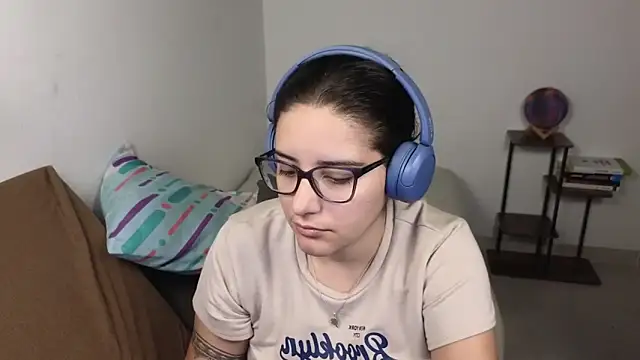 Snapshot of blue__moon_ chatting on February 2026 02:18:02 AM blue moon online show from February 2026 02:18:02 AM