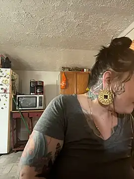 evacheers online show from December 2025 10:24:01 AM