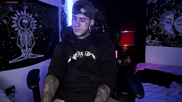 Snapshot of josh__ackerman chatting on February 2025 01:58:01 AM josh ackerman online show from February 2025 01:58:01 AM