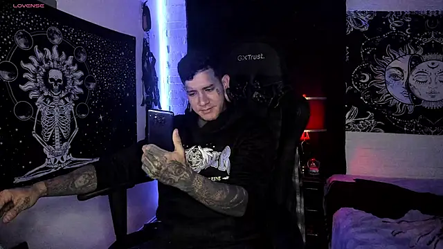 Snapshot of josh__ackerman chatting on March 2025 08:31:02 PM josh ackerman online show from March 2025 08:31:02 PM