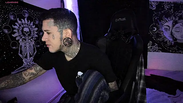 Snapshot of josh__ackerman chatting on March 2025 08:29:02 PM josh ackerman online show from March 2025 08:29:02 PM