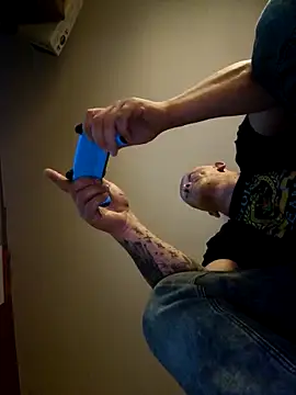 Snapshot of szaoonybyczek chatting on November 2025 06:46:02 PM szaoonybyczek online show from November 2025 06:46:02 PM